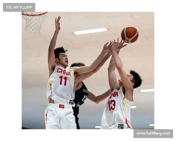 首节惨淡表现,中国男篮被黄蜂压制,失误频频成为致命伤 首节惨淡表现,中国男篮被黄蜂压制,失误频频成为致命伤